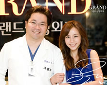 韩国高兰得整形外科医院演员Sin-i与高兰得整形外科柳相旭院长合影