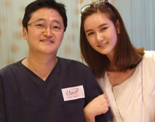 韩国UcanB整形外科医院模特李平来访韩国UcanB整形医院