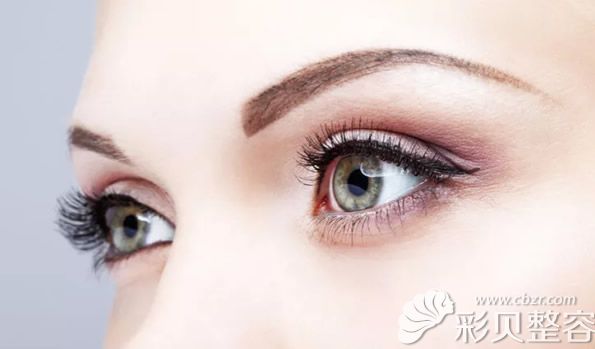 全切双眼皮割深了图片