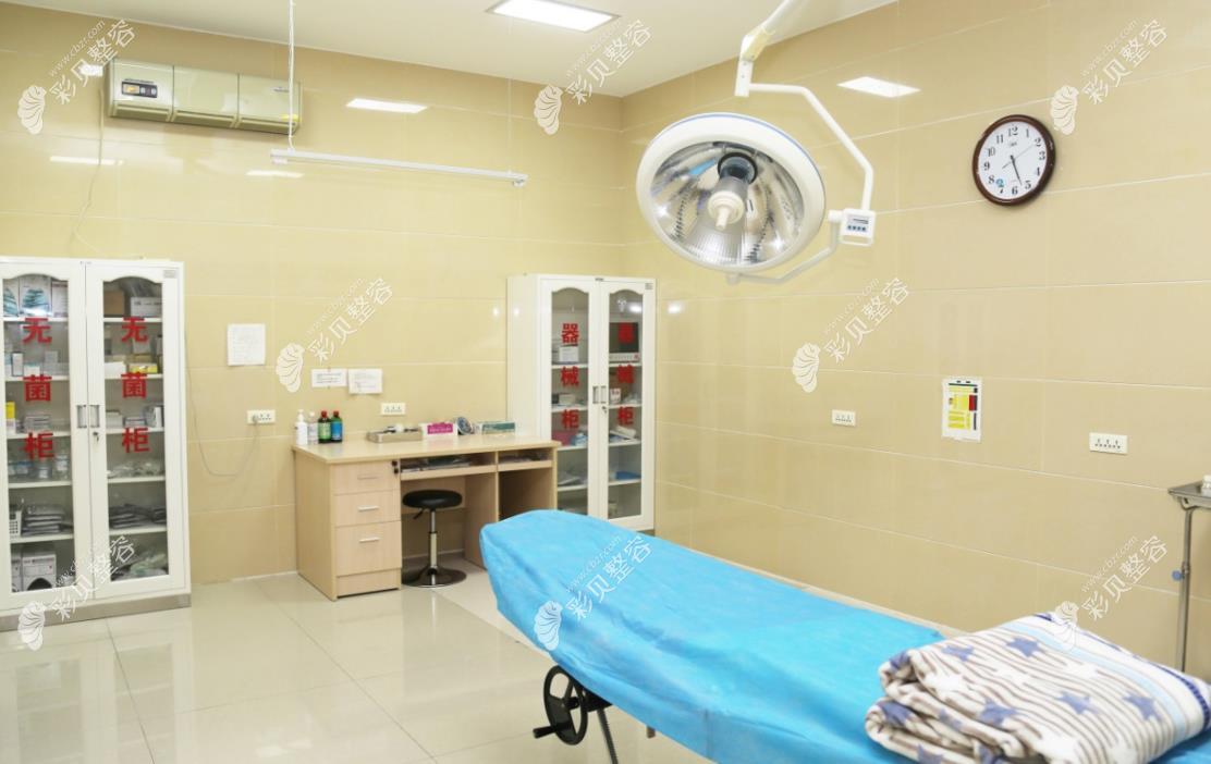 廊坊艾美皮肤激光整形美容门诊部手术室2