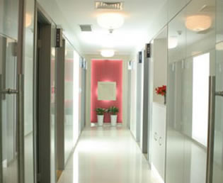 珠海科美医疗美容门诊部楼道