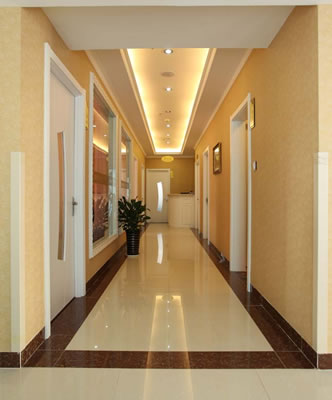 解放军大连403医院整形美容中心大连403医院整形明亮的走廊