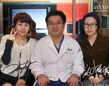 韩国高兰得整形外科医院歌手Brown Eyed Girls与高兰得整形外科柳相旭院长合影