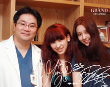 韩国高兰得整形外科医院歌手ChoColat与高兰得整形外科柳相旭院长合影