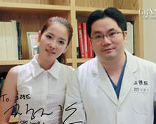 韩国高兰得整形外科医院演员Jang Jie En与高兰得整形外科柳相旭院长合影