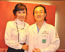 韩国丽珍整形医院魔术师吴恩英来访韩国丽珍整形医院