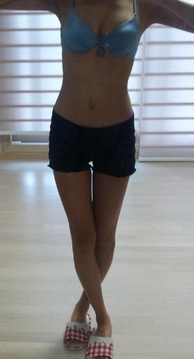 术后恢复差不多后，我还是坚持做了瑜伽，5个月的努力总算没有白费，现在已经瘦回年轻时候了，确切的说生孩子之前的身材了~