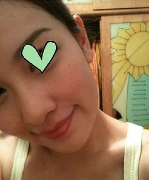 现在近距离自拍也非常的有自信!!