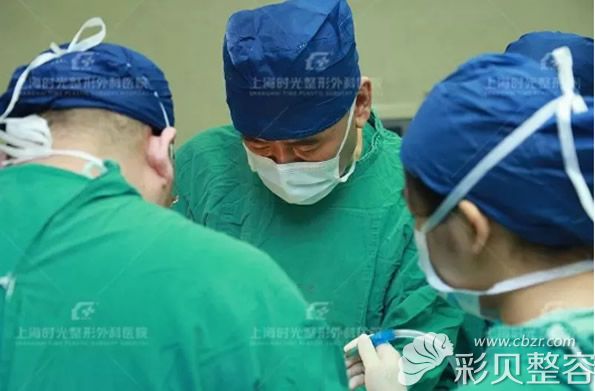 何晋龙医生下颌角削骨手术视频中截取的图片