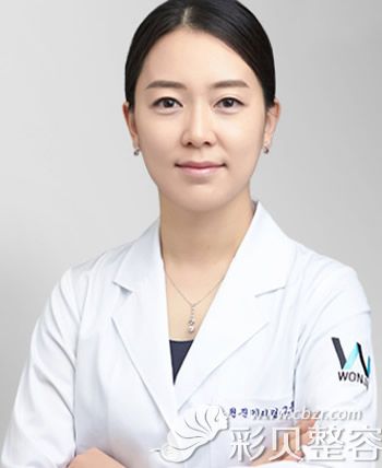 整形外科院长郑支恩