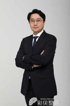 韩国艾恩崔源哲院长