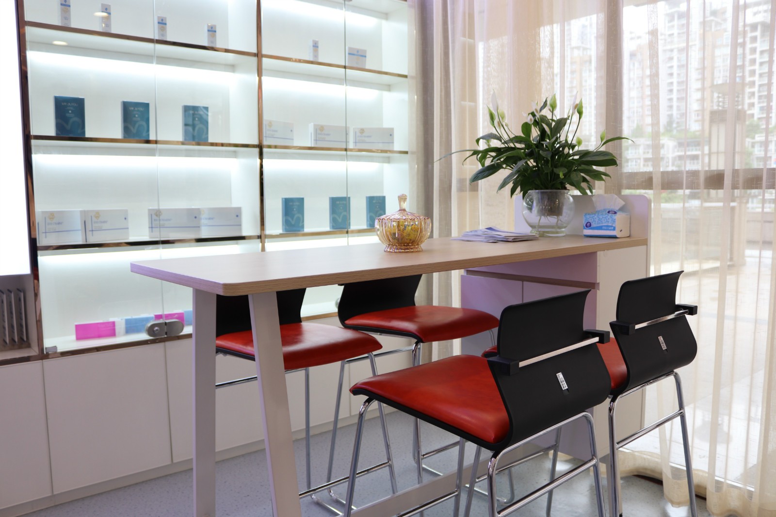 重庆郑荃丽格医疗美容门诊部茶歇区