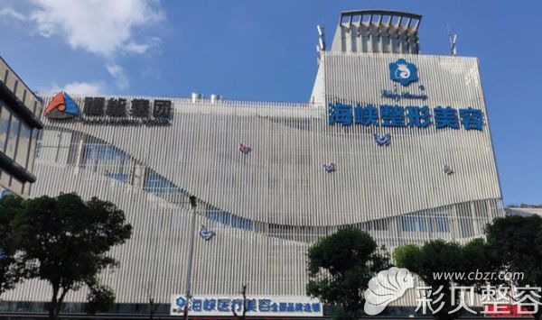 我大圆脸福州海峡医生建议做新月型双眼皮,这类型适合吗?