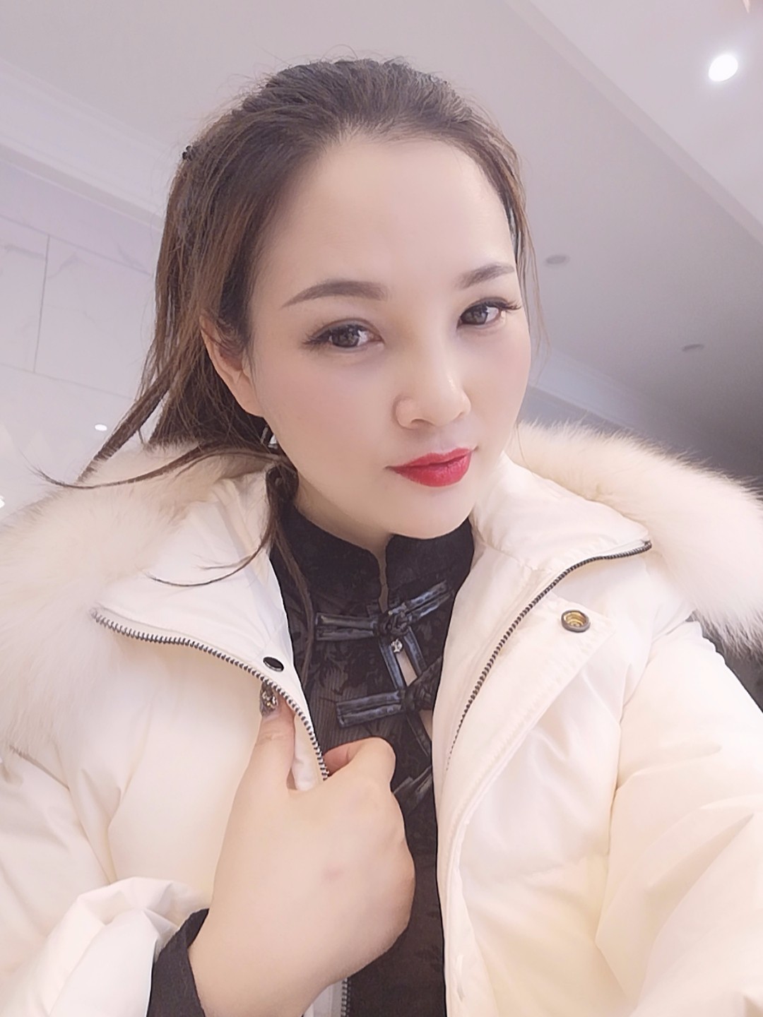 双侧耳软骨隆鼻