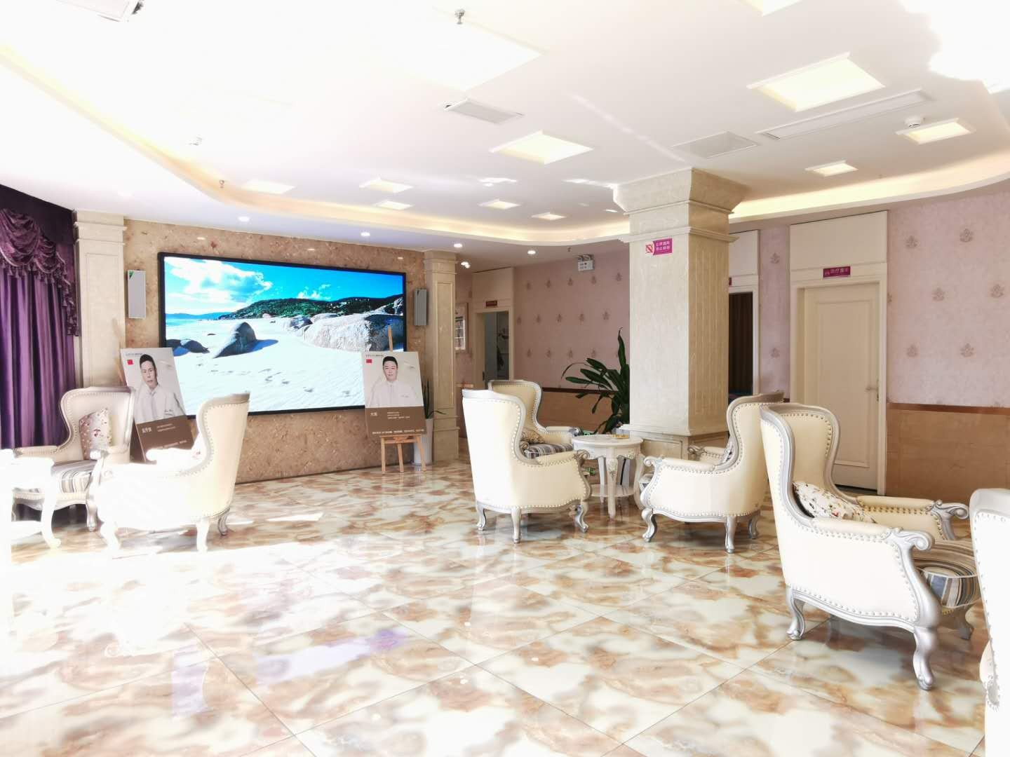 宜宾天使之翼整形美容医院一楼大厅休息等候区