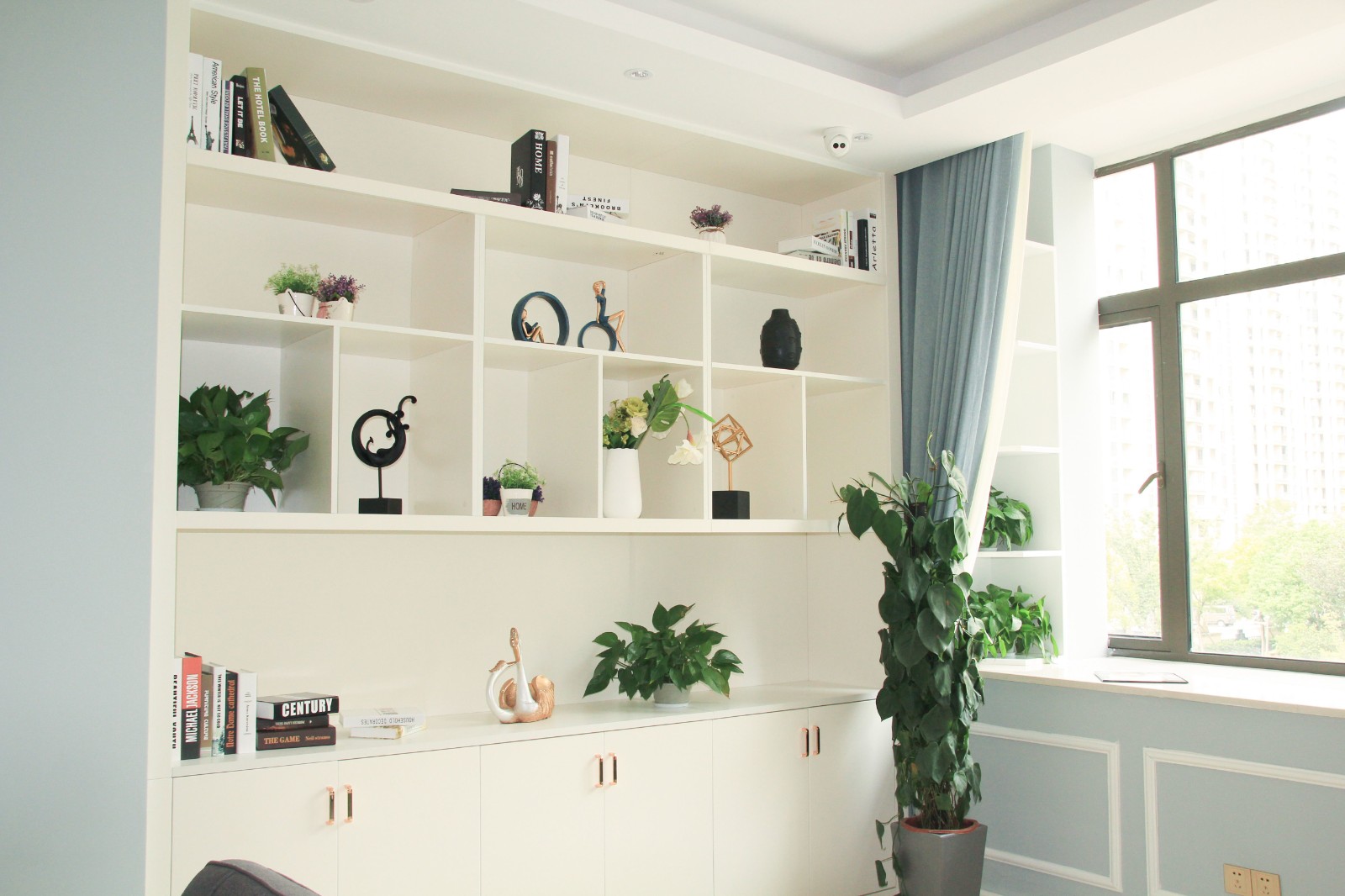 金华令颜综合门诊部医院墙角