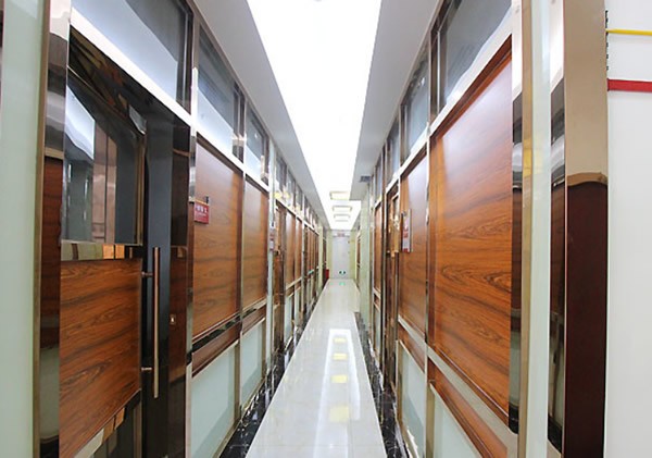 暨南雅皓口腔门诊部医院走廊