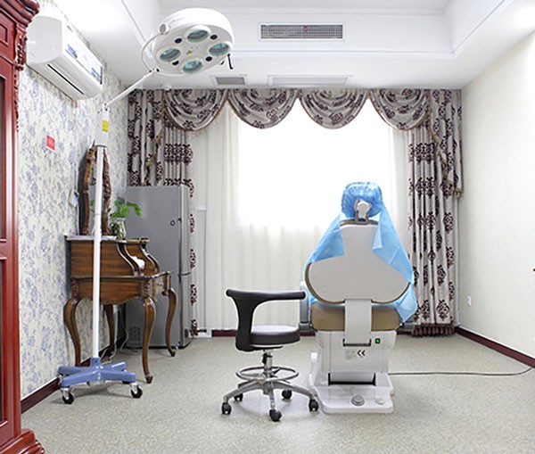 南京医科大学友谊整形外科医院牙科诊室