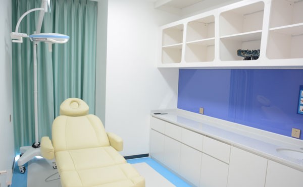 广州丽港丽格医疗美容门诊部微整形治疗室