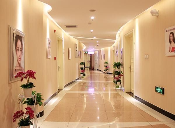 哈尔滨超龙医疗美容医院走廊