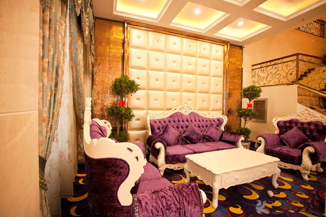 孝感华美医疗美容门诊部大厅休息区