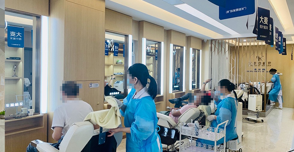 武汉大麦医疗美容门诊部头发种植护养区