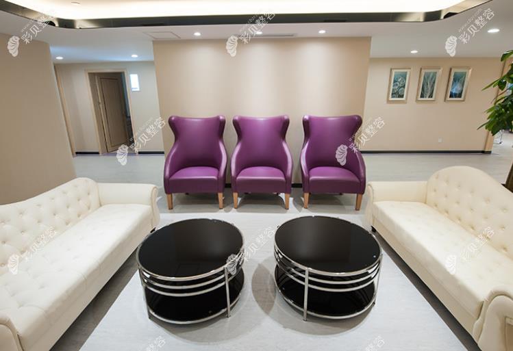 武汉美莱医疗美容医院候诊区