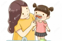小孩几岁可以独立刷牙？家长要帮孩子刷牙到几岁