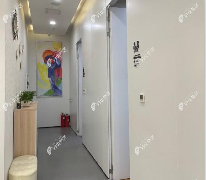 北京颂仪医疗美容门诊部医院走廊