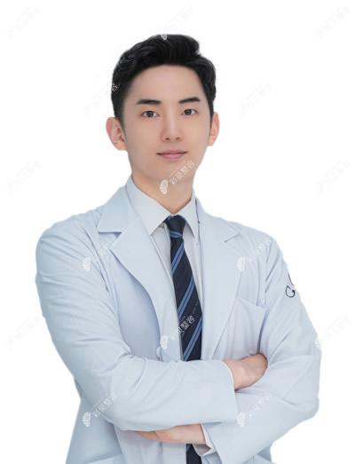 韩国Onlife整形外科院长尹泰京医生