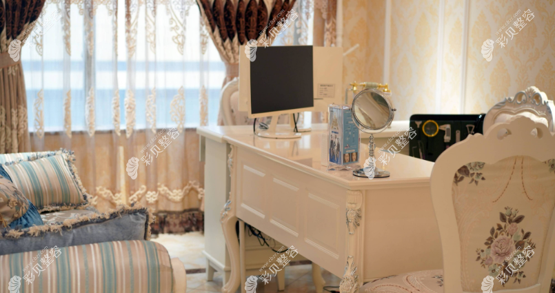 南充阿蓝医疗美容门诊部面诊室