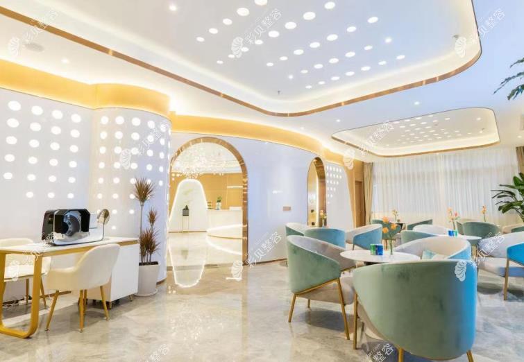 荆州沙市区名韩医疗美容门诊部候诊区